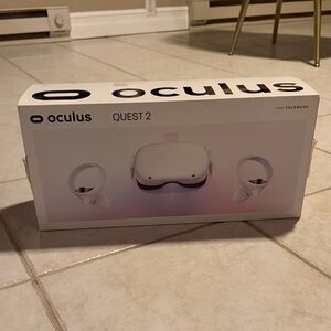 Oculus Quest 2 VR Set in White